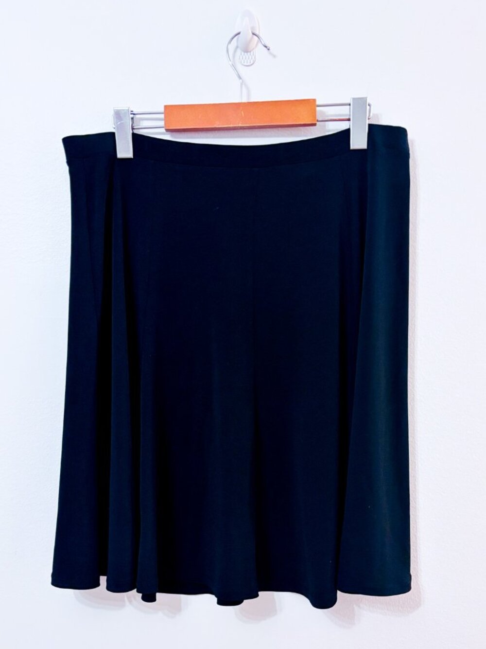 LIZ & CO Black Flared Skirt | Stretch Pull-On Classic | Large
